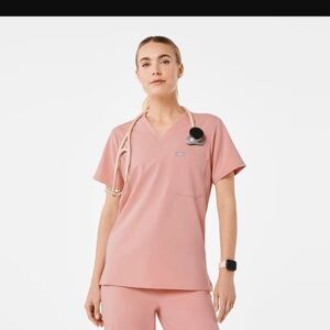 Pink Sand Catarina - One-Pocket Scrub Top